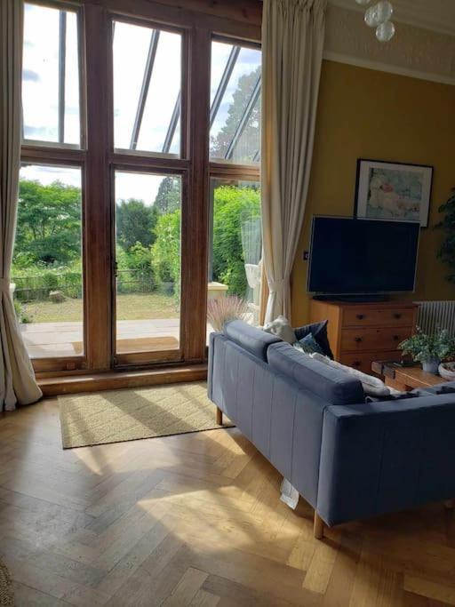3 Bedroom 3 Bathroom Ground Floor Condo With Veranda Reigate Esterno foto