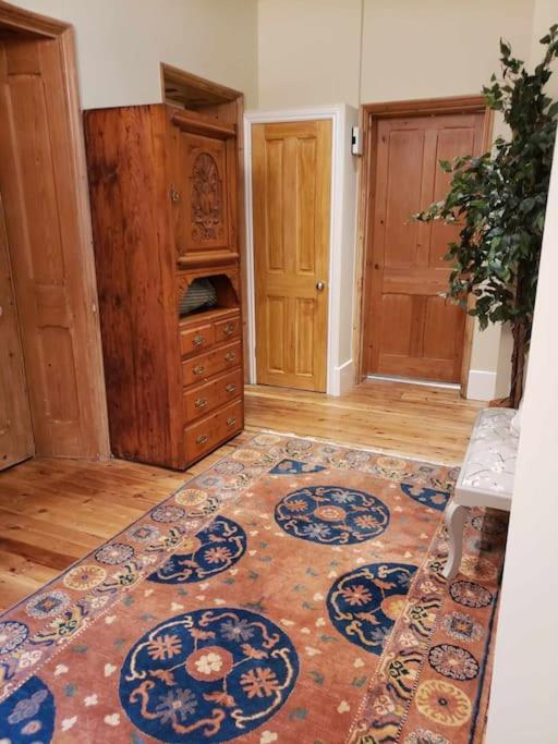 3 Bedroom 3 Bathroom Ground Floor Condo With Veranda Reigate Esterno foto