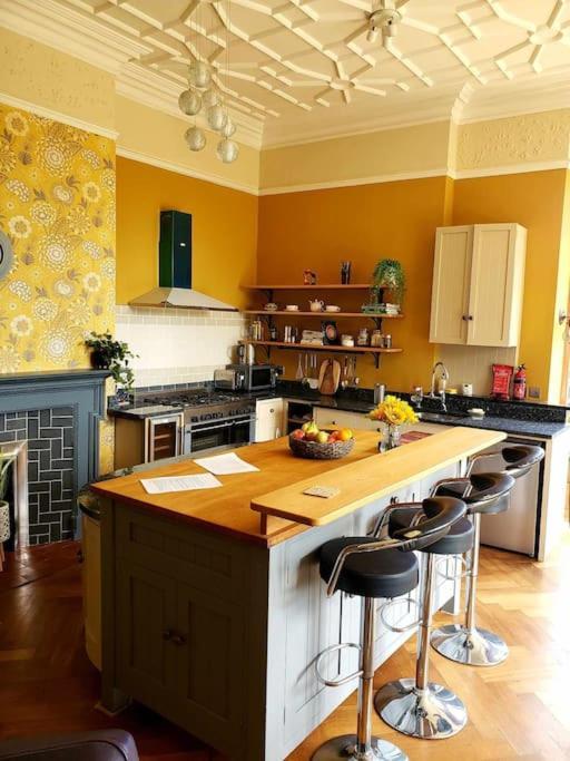 3 Bedroom 3 Bathroom Ground Floor Condo With Veranda Reigate Esterno foto